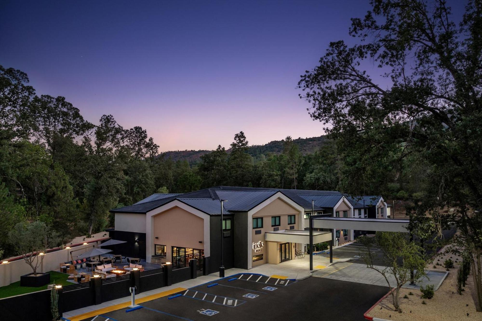 The Inelle, Oakhurst Yosemite, A Tribute Portfolio Hotel Esterno foto